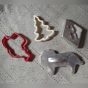 Vintage Cookie Cutter Set Red White Silver Metal Plastic Christmas Lion Diamond